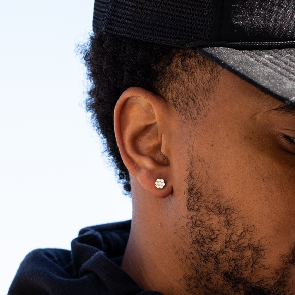 Unisex Yellow Gold Elegant Silver Flower Cute Iced Cluster Screw Back Earrings - Picture 2 of 3